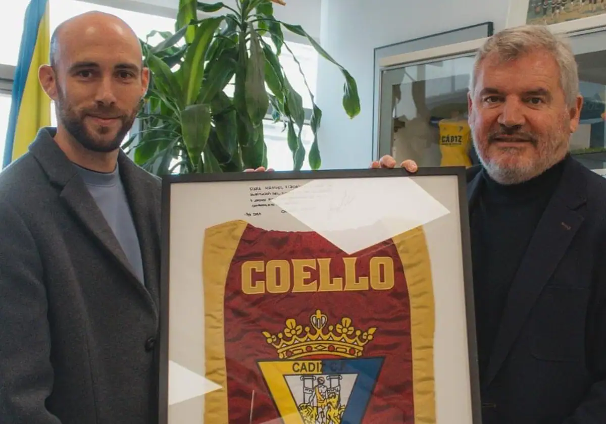 Carlos Coello, junto al presidente de Cádiz, Manuel Vizcaíno