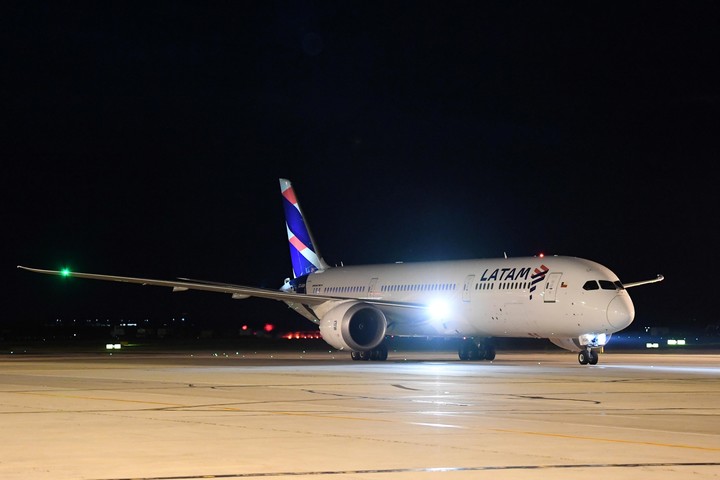 El aparato que se dirigía a Santiago quedó aterrorizado "como se esperaba en el aeropuerto de Auckland".  Foto: EFE