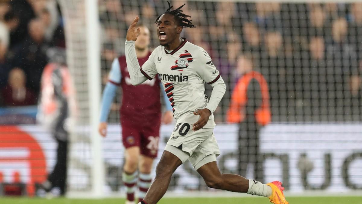 Frimpong alargó la victoria del Leverkusen gracias a tanto en Londres