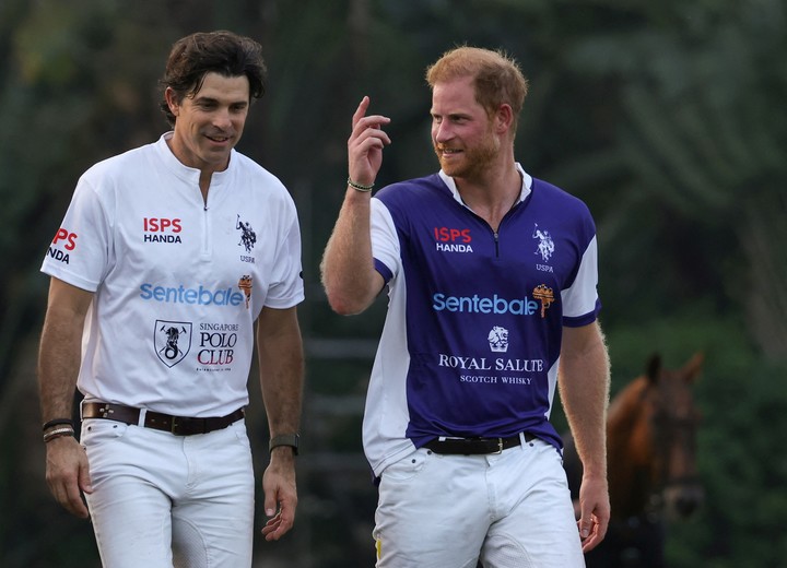 Harry se unió al erudito argentino Nacho Figueras.  Foto: Reuters