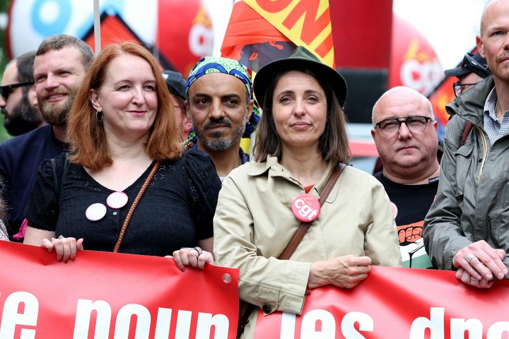 Sophie Binet encabeza la Marcha del Día del Trabajador en París.  Foto: Alain JOCARD/AFP