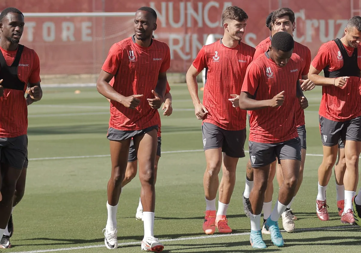 Lukebakio, durante el entrenamiento del Sevilla de este jueves