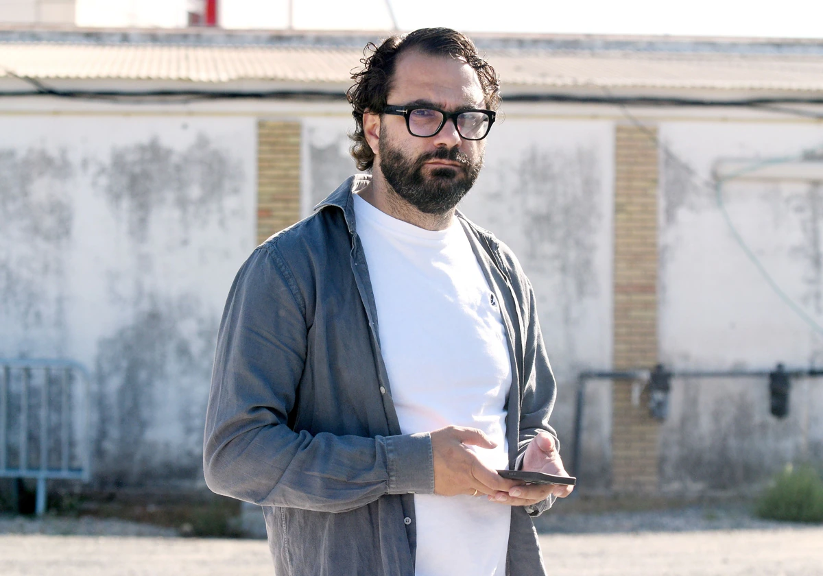 El director deportivo del Sevilla, Víctor Orta, en la ciudad deportiva de Sevilla