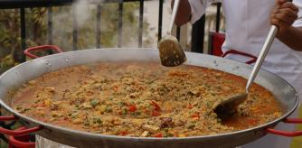 Paella en la sartén