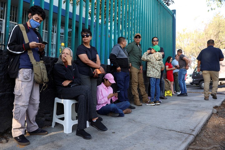 Filas para votar a partir de ahora en la Ciudad de México.  Foto: Reuters