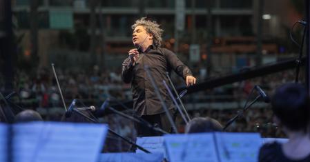 Gustavo Dudamel durante el concierto con el que recibió al Barcelona en la Copa América