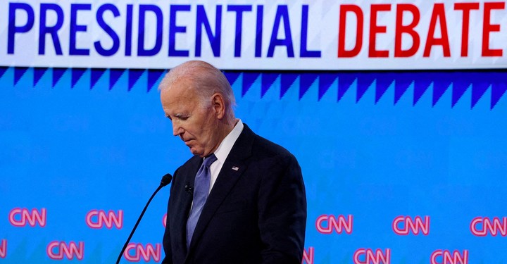 La debacle de la candidatura de Joe Biden comenzó con el desastroso debate en curso contra Donald Trump en junio.  Foto: REUTERS
