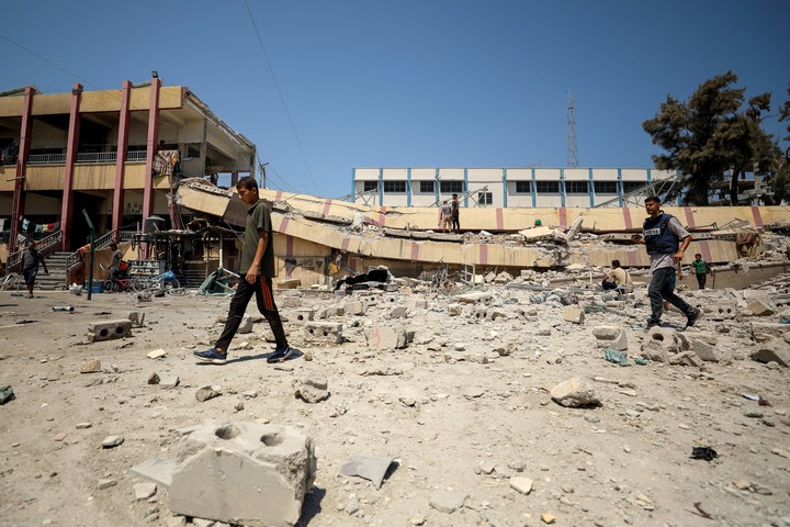 Destrucción de una escuela en la Franja de Gaza tras un bombardeo israelí. Foto: REUTERS  