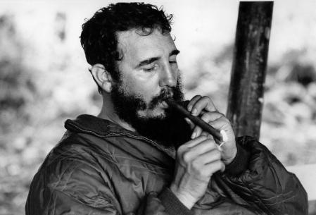 POLÍTICO PRESIDENTE DE GOBIERNO FIDEL CASTRO RUZ FUMAR PURO *** Título local *** POLÍTICO PRESIDENTE DE GOBIERNO FIDEL CASTRO RUZ FUMAR PURO