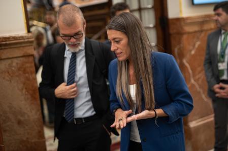 La portavoz de Junts en el Congreso, Miriam Nogueras, a la salida de un pleno del Congreso de los Diputados, el 15 de octubre de 2024, en Madrid (España).