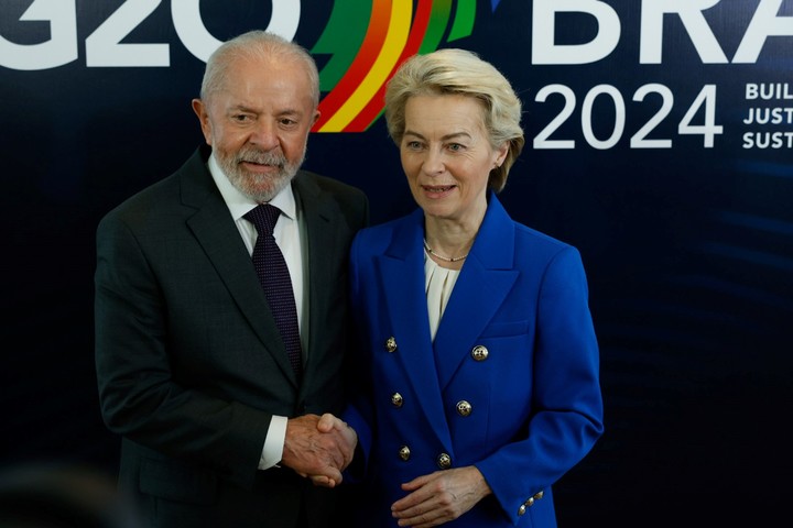 El presidente brasileño recibe a la presidenta de la Comisión Europea, Ursula von der Leyen. Foto: EFE