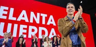 El presidente del Gobierno, Pedro Sánchez, durante la inauguración del 41 Congreso Federal del PSOE en el Palacio de Congresos y Exposiciones, el 30 de noviembre de 2024 en Sevilla (Andalucía, España). El PSOE inaugura el 41 Congreso Federal en el momento en que el partido deja de girar y se dirige a su líder, el presidente del Gobierno y secretario general, Pedro Sánchez.