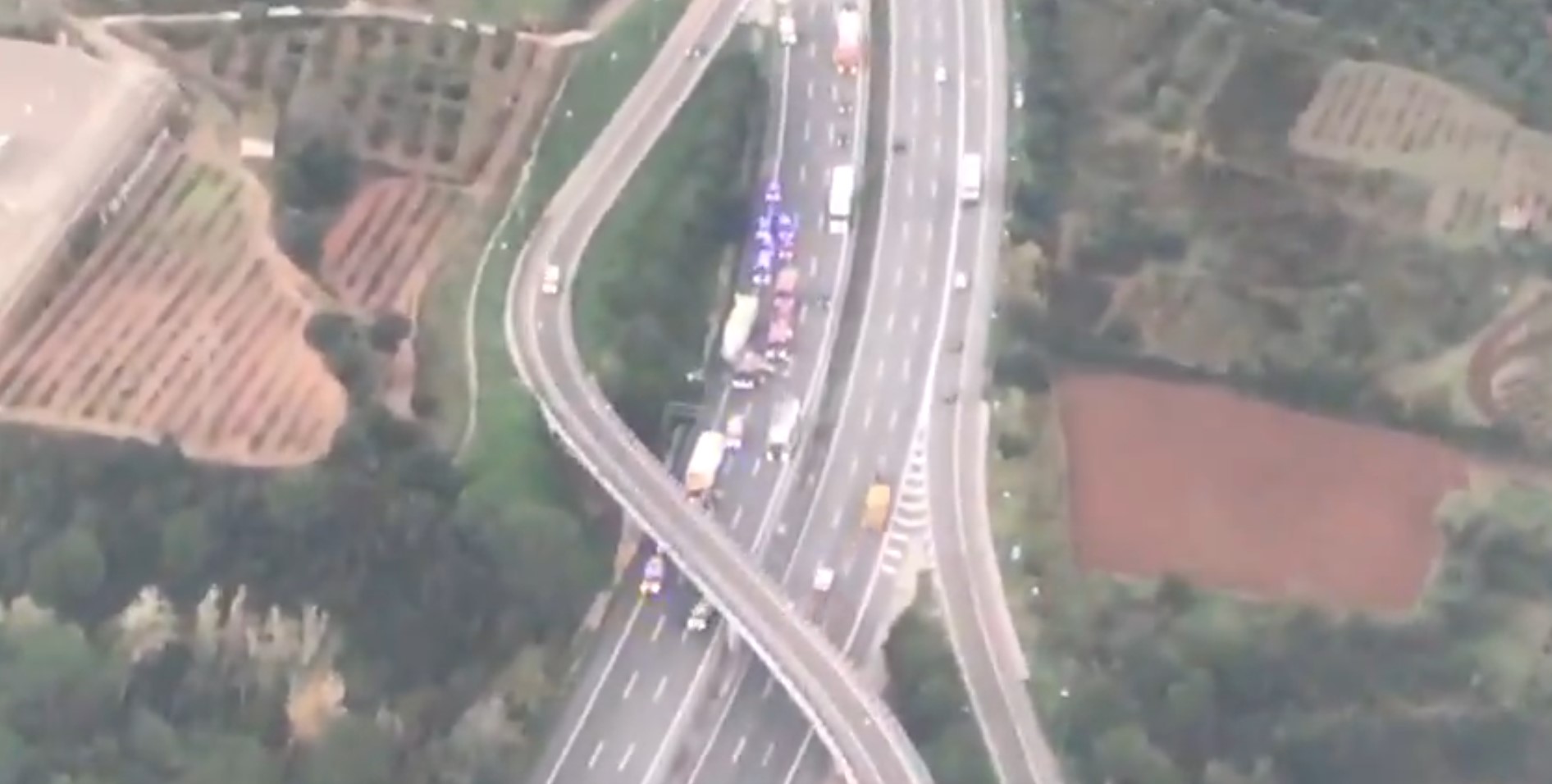 Accidente en Martorell (AP-7) entre dos camiones
