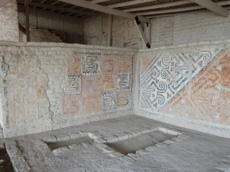 Frescos en las paredes de la tumba de la Señora de Cao