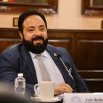 Acusaciones sobre posible influencia de Luis Redondo en aprobación de banco ligado a su familia