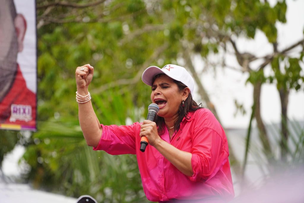 Rixi Moncada sugiere suprimir la Central de Riesgo y debate la estabilidad financiera en Honduras