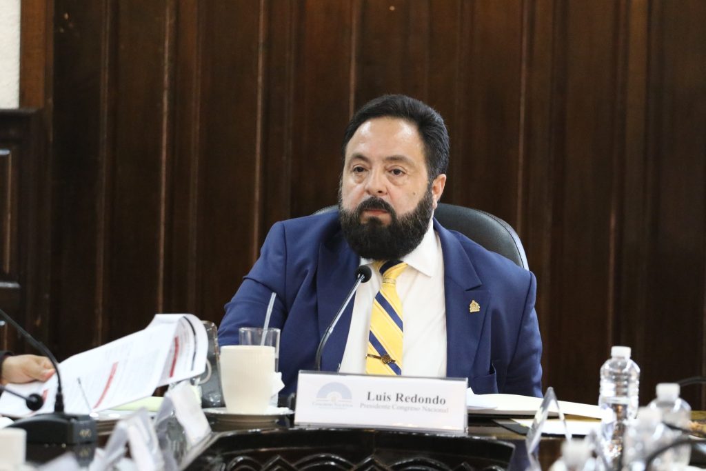 Hondureño: Comisión Permanente del Congreso Desata Tensión Hondureño: Comisión Permanente del Congreso Desata Tensión