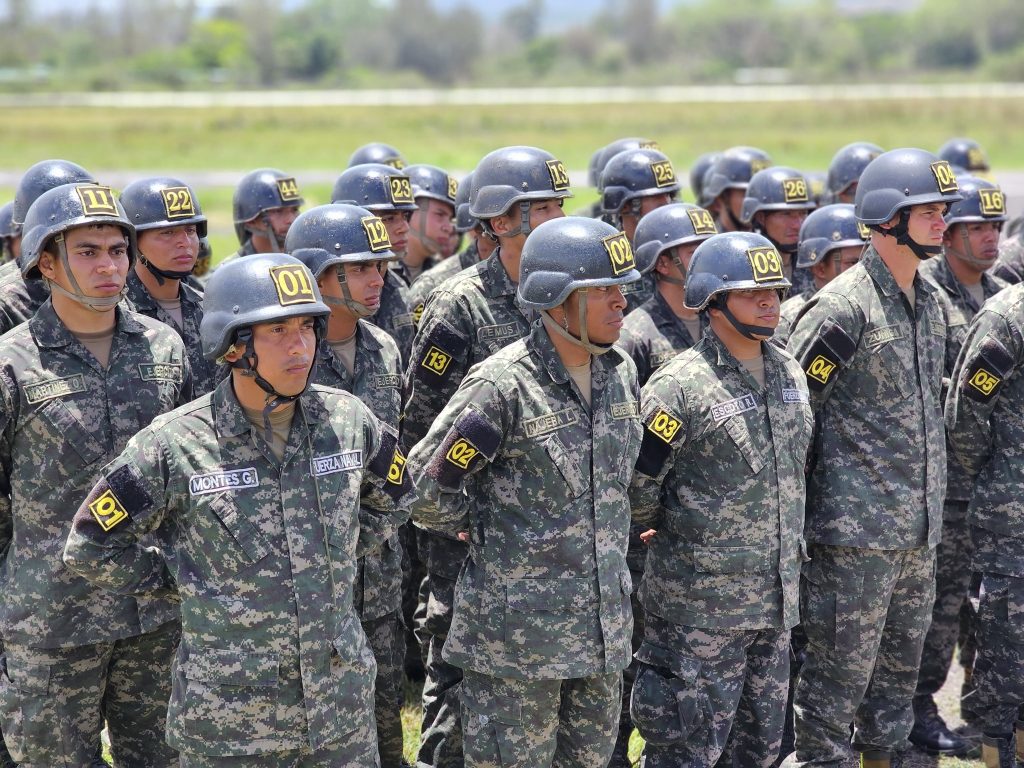 Elecciones Turbulentas en Honduras: Prensa Bajo Ataque y Boicot Militar