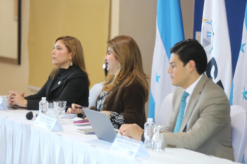 Elecciones en Honduras: Denuncias de Fraude y Clima de Tensión Política
